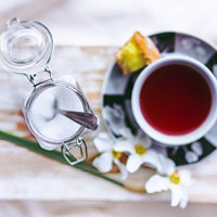 не добавлять сахар в чай и кофе