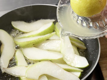 Эксклюзивный салат с красной капустой, грушей и горгонцолой 4