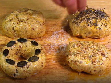 7. Посыпать семечками