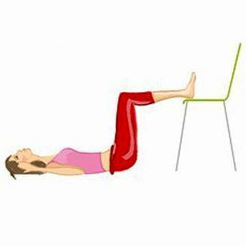 2-е упражнение Crunches со стулом 1