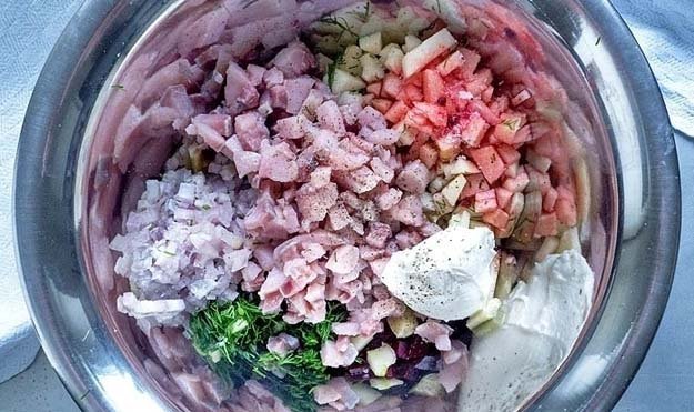 Салат с селедкой и свеклой 03