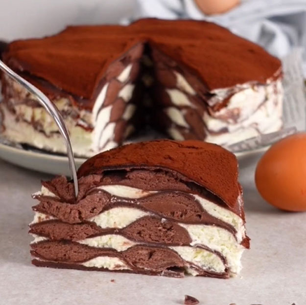 Блинный торт в двух тонах-02