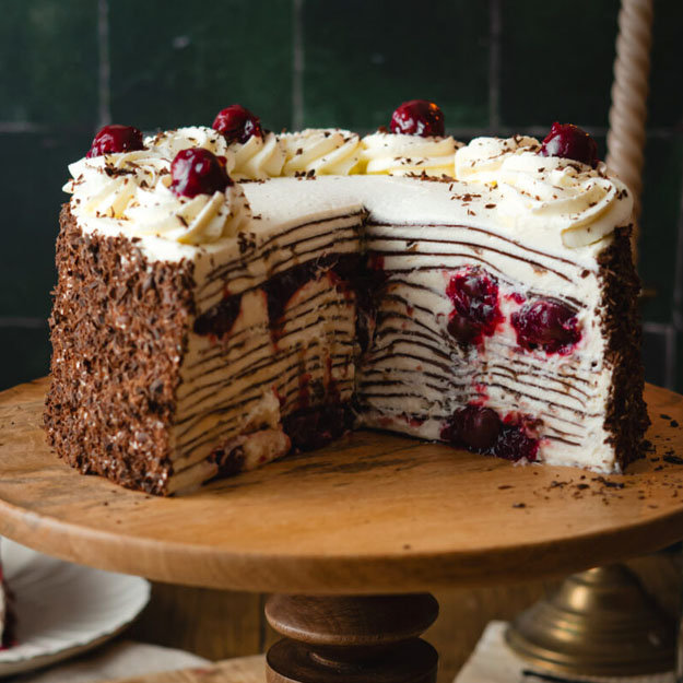 Шоколадный блинный торт