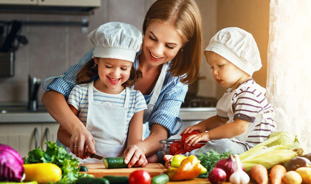 правильно и сбалансированно питаться важно для детей